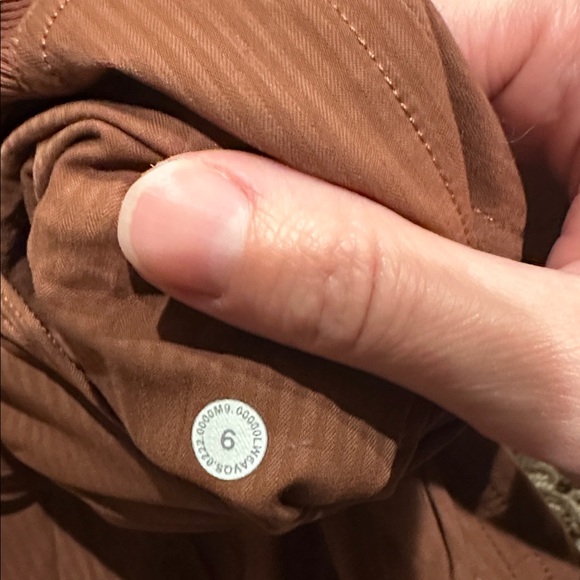 Lululemon - Picture 2 of 2